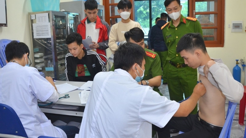 Khám sức khỏe thi công an